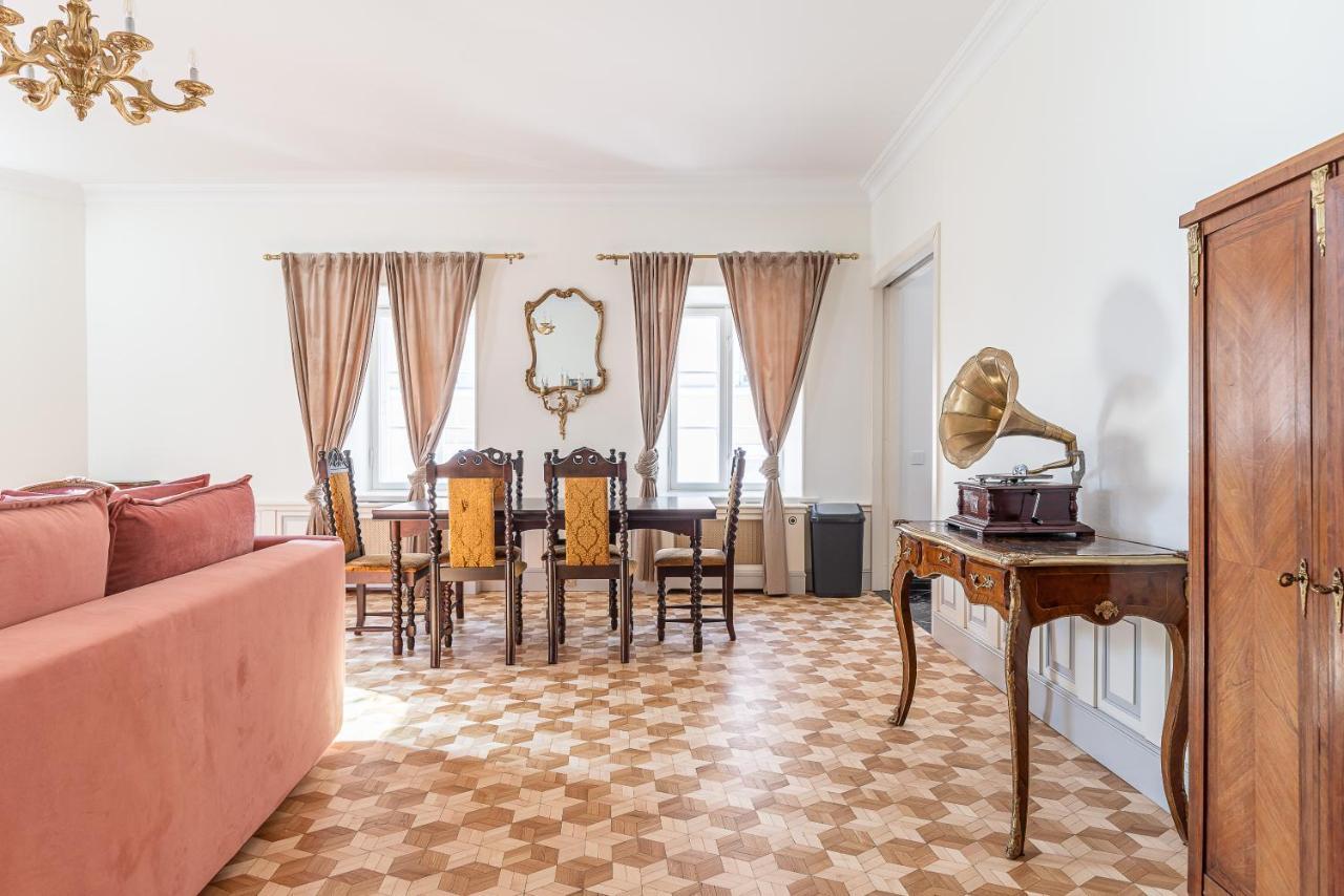 Old Town - Demini Apartment Tallinn Bagian luar foto